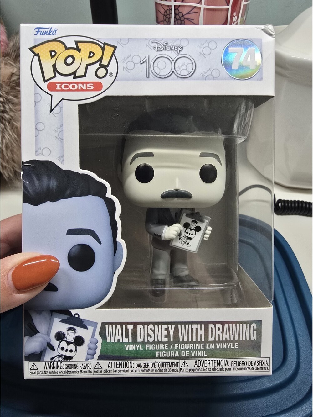 Walt Disney, Disney 100 funko pop #74 Walt Disney with Drawing Vinyl Figure